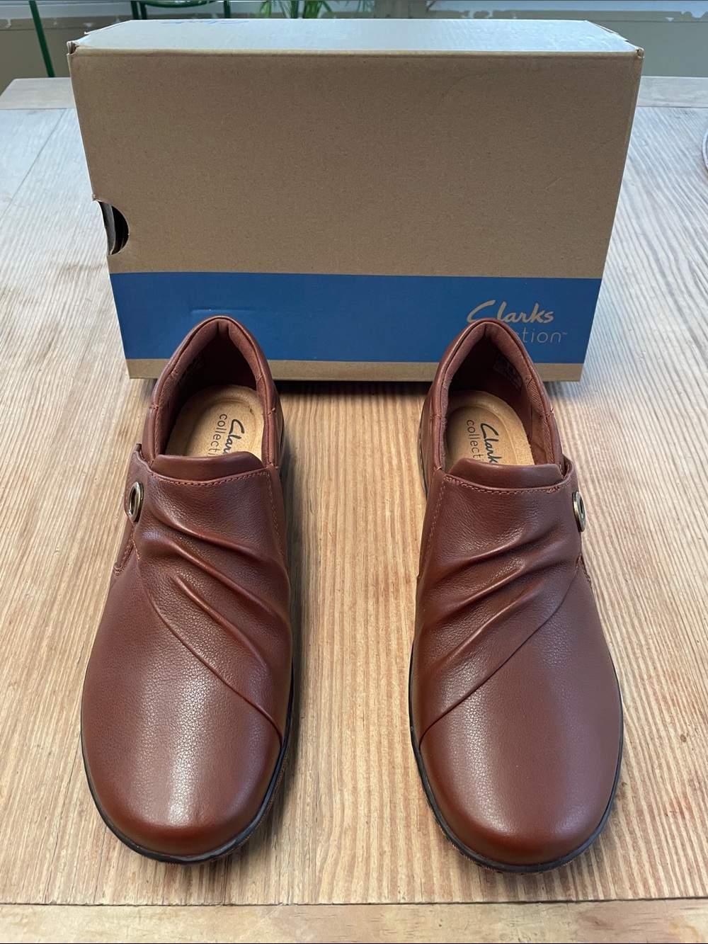 Clarks Women’s Chestnut Brown Leather Slip-On Loafers